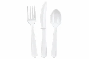 Cubiertos de plástico blancos